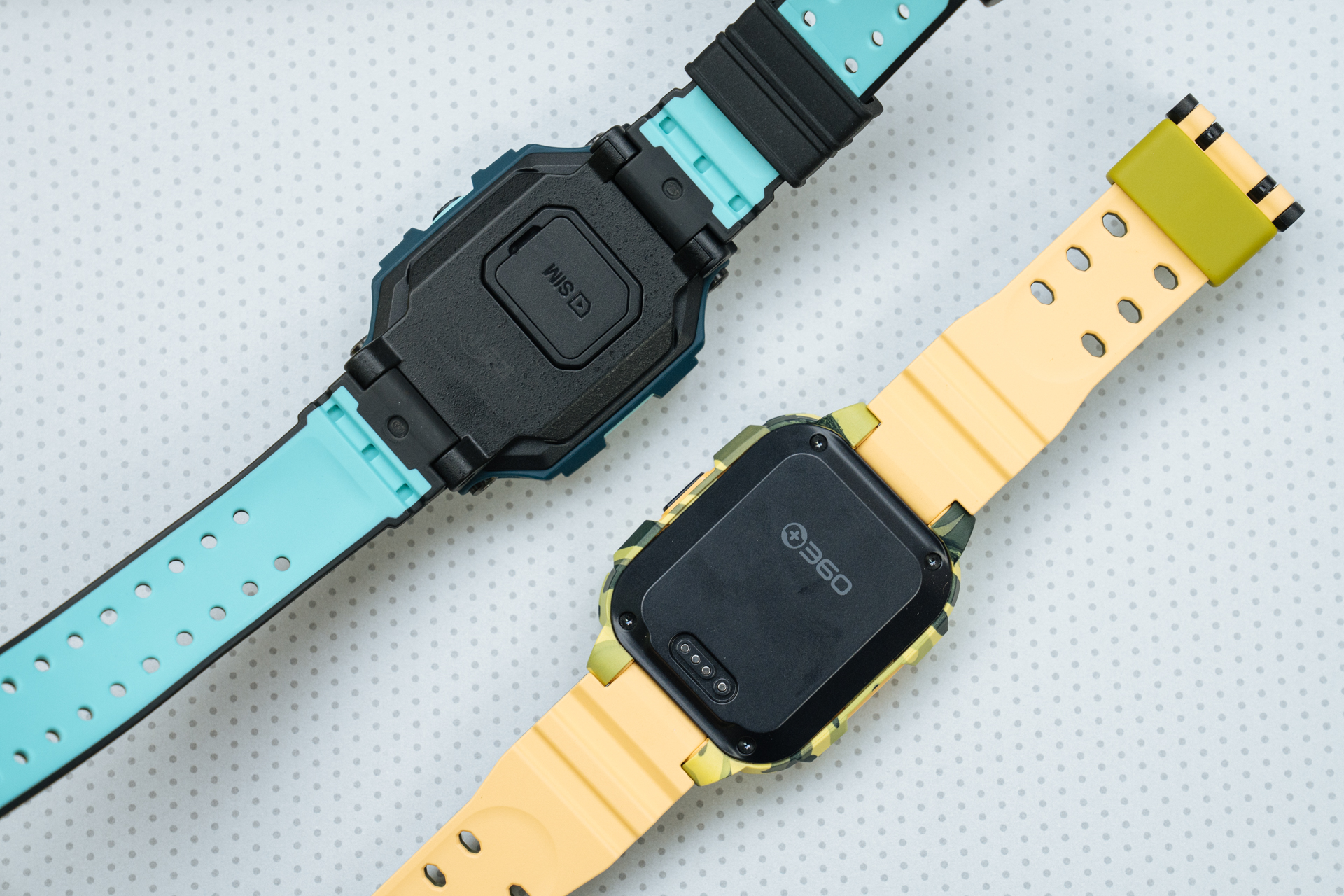 3608xs和小天才q1r手表哪个好,儿童手表360好还是小天才好