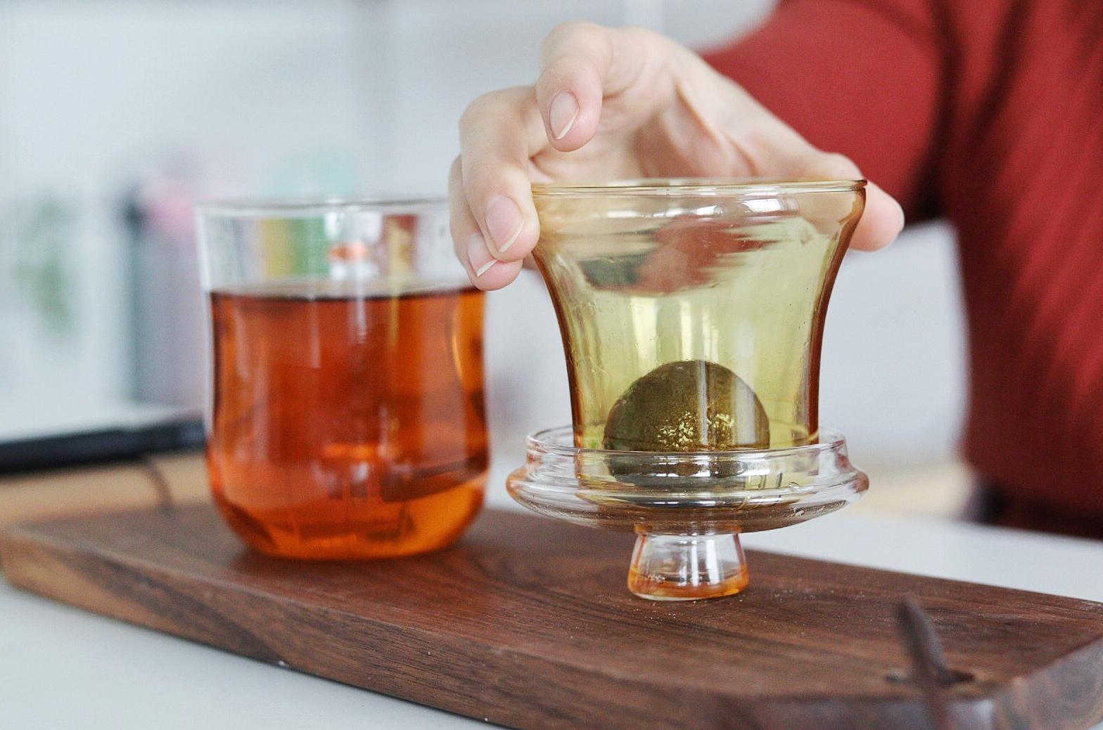 送教师节礼物应该送什么,教师节送老师锦旗该怎么送