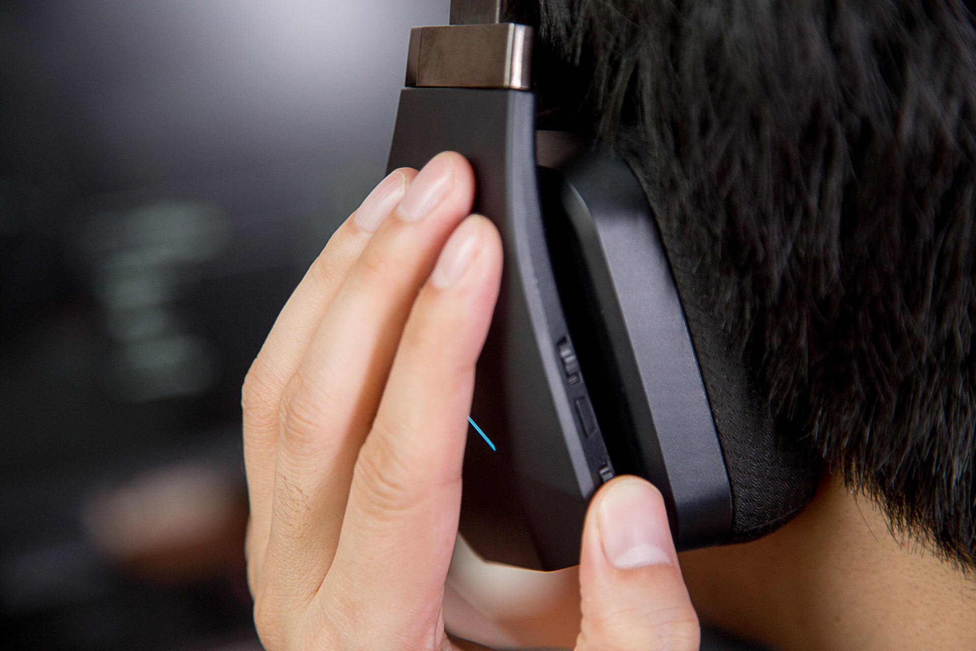 外星人耳机aw988按键介绍,外星人aw988耳机什么时候上市的