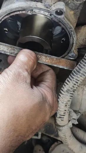 华泰圣达菲2.0t柴油版有手油泵吗,华泰圣达菲2.0t柴油版加什么机油