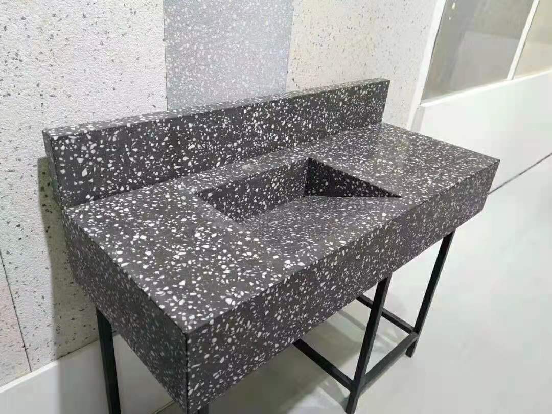 厨房台面用石英石好还是用岩板好,厨房台面用岩板好还是石英石好些