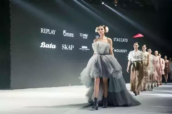 百丽女鞋退市,百丽退市后上市