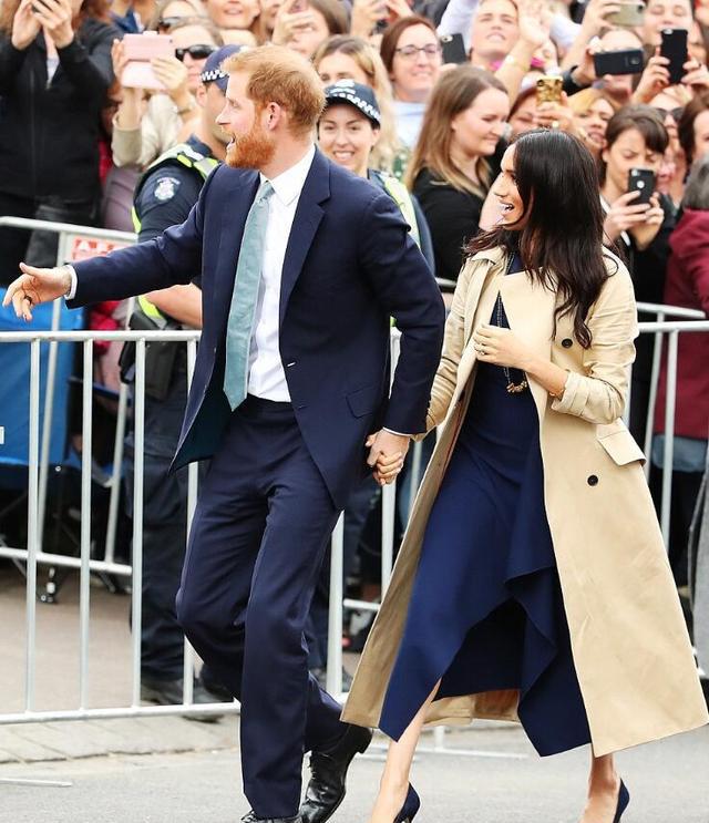 女士风衣怎么穿出高级感,长风衣怎么穿出女人味