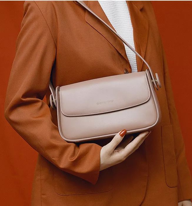 小众设计感经典百搭腋下包,今年最流行的百搭腋下包
