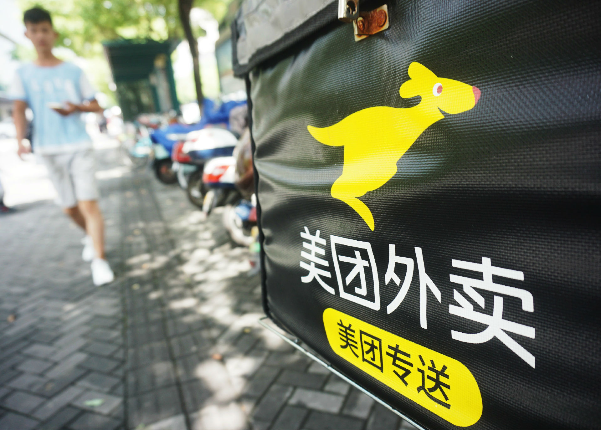 美团王兴，为什么让骑手注册个体户？详解他的套路，望周知