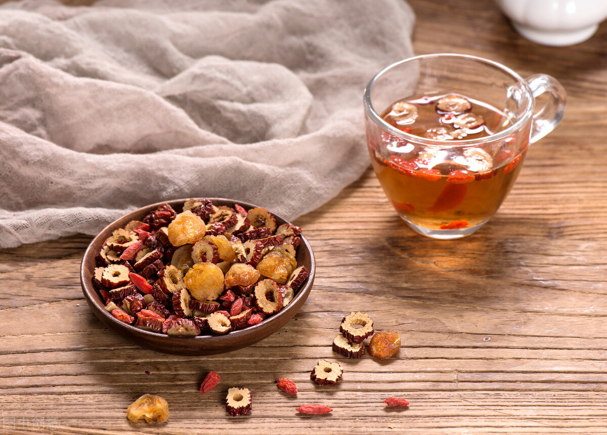 出汗多的人要吃什么,出汗多吃什么营养素好