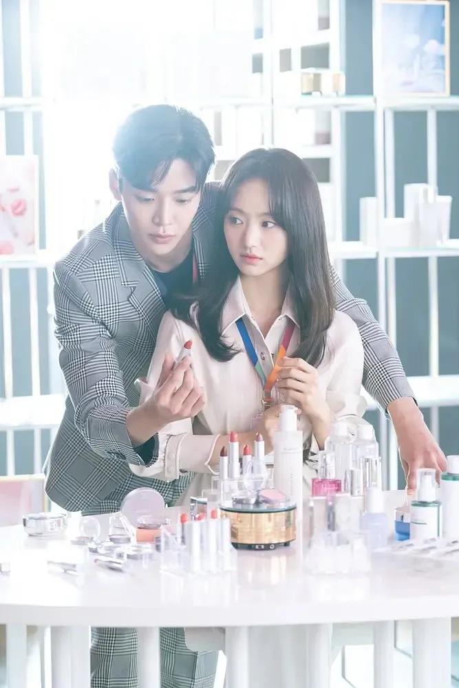 runon韩剧女主穿搭,韩剧迷雾女主穿搭