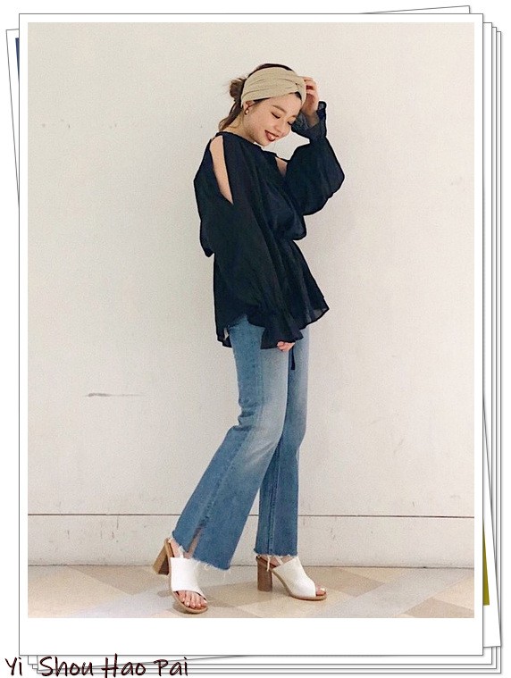 女星喇叭牛仔裤搭配,风衣搭配喇叭牛仔裤