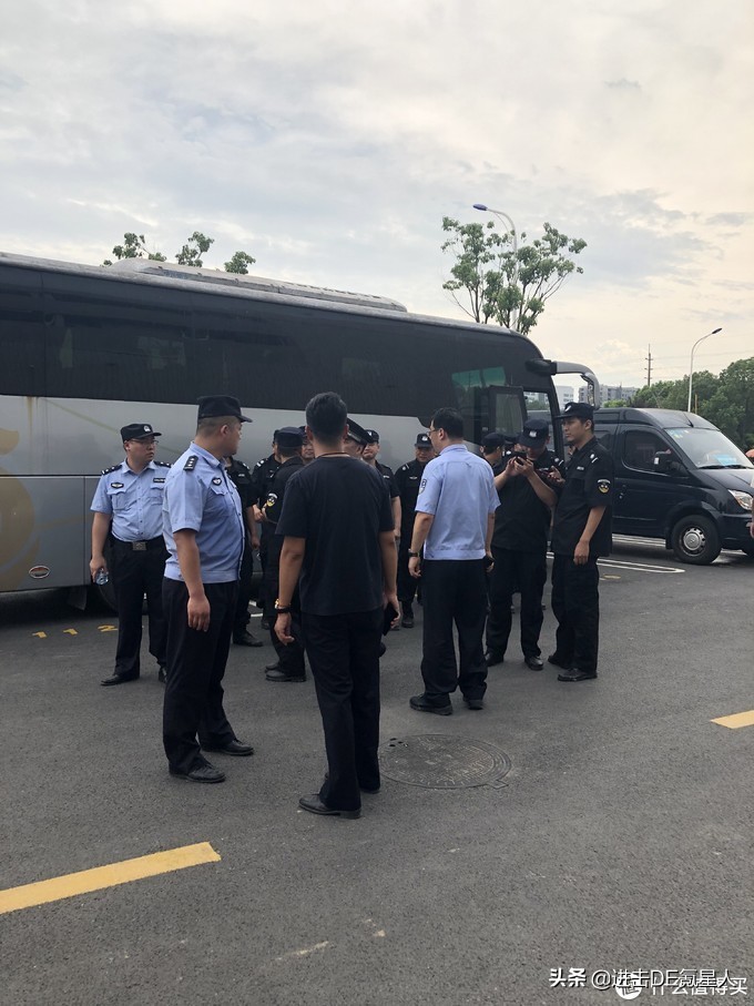 costco开业4小时被挤爆,costco开业一周被玩坏