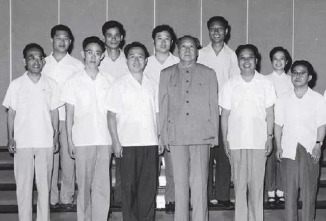 神秘的8341部队：当代御林军，团长保卫毛主席43年，有何特殊待遇