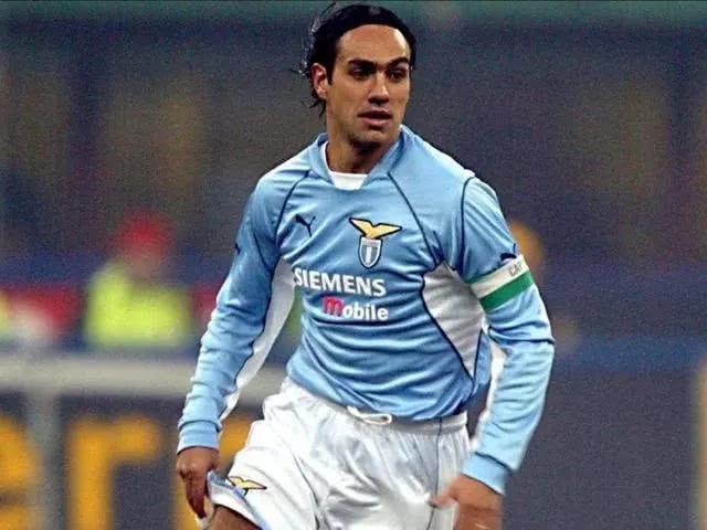 足坛十大速度最快的传奇球员,世界足坛史上十大足球巨星