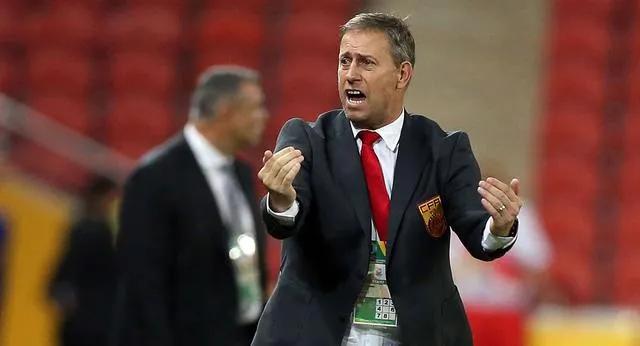 李铁主教练时期的国足哪一年,国足三大变化李铁