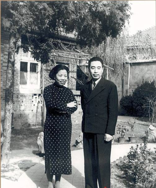 周总理45年前的5款发型告诉我们：“潮流下次轮回，你也难追上”