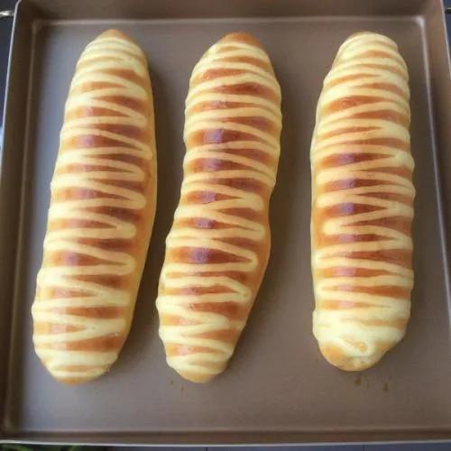 你相信吗？一个30平的面点间，所需要的设备和调料高达上百种！