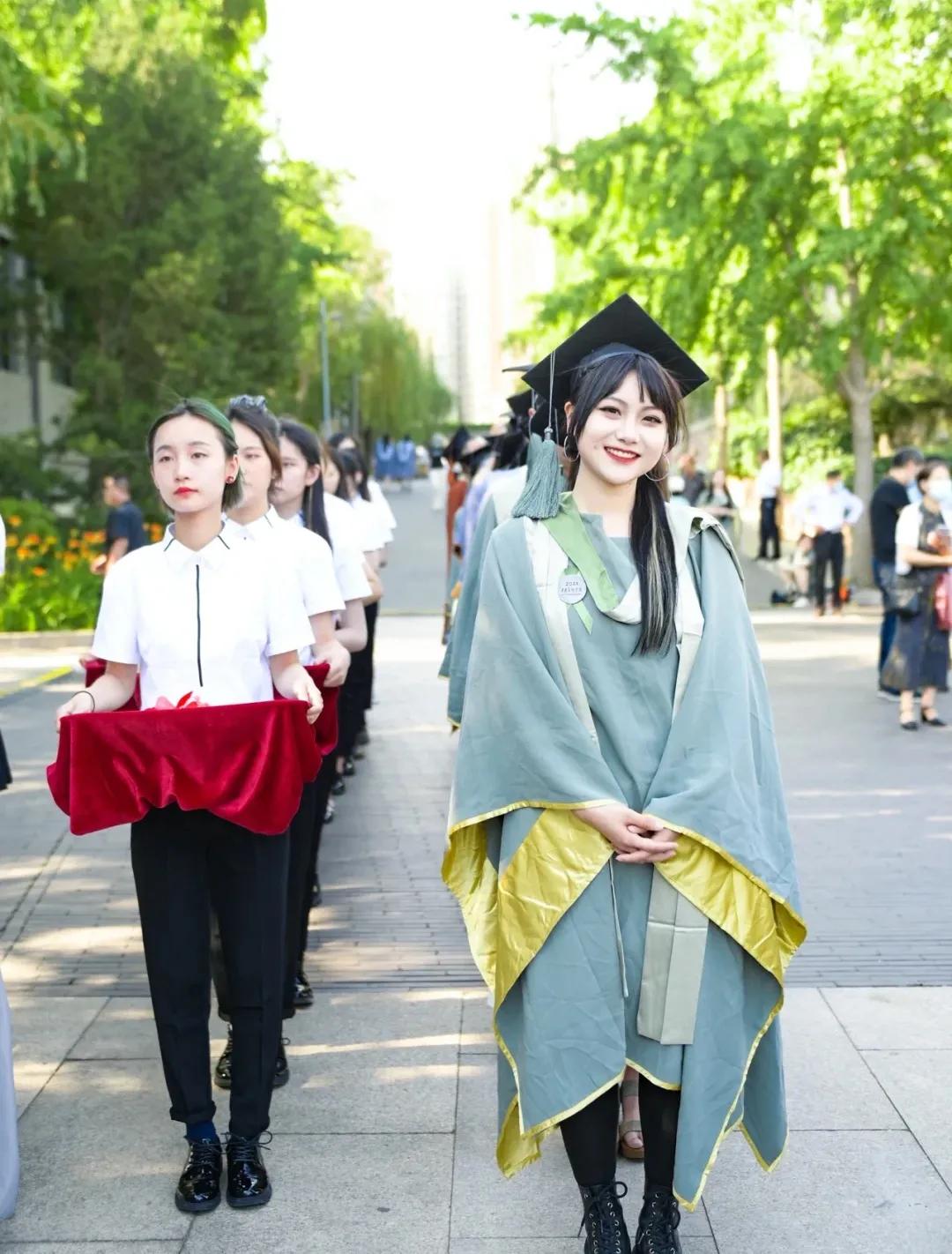 八大美院学士服,九大美院服装设计排名