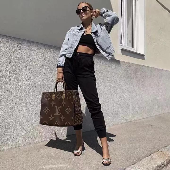 秋冬都适用的包包推荐,包包秋冬适合咖啡色还是卡其色