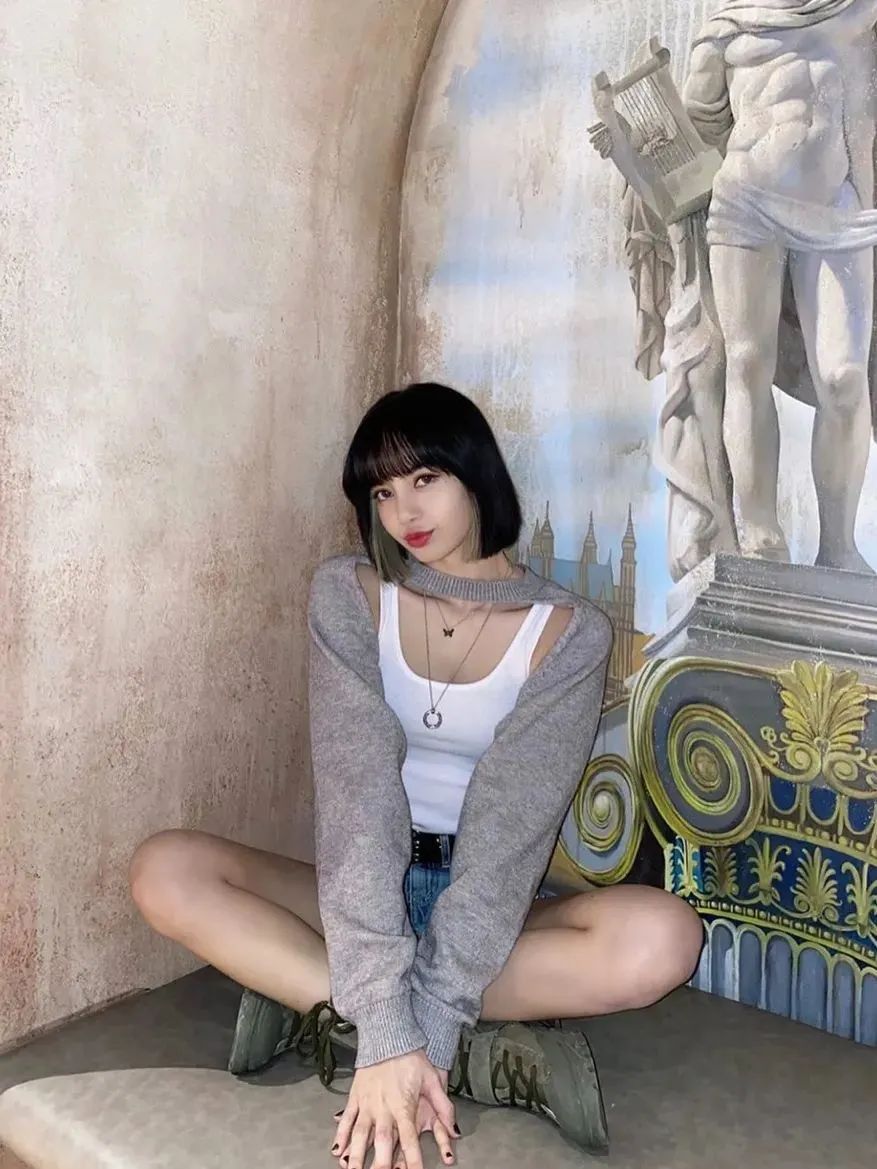 blackpink四人从黑暗中走出来,blackpink被黑得最惨的一年