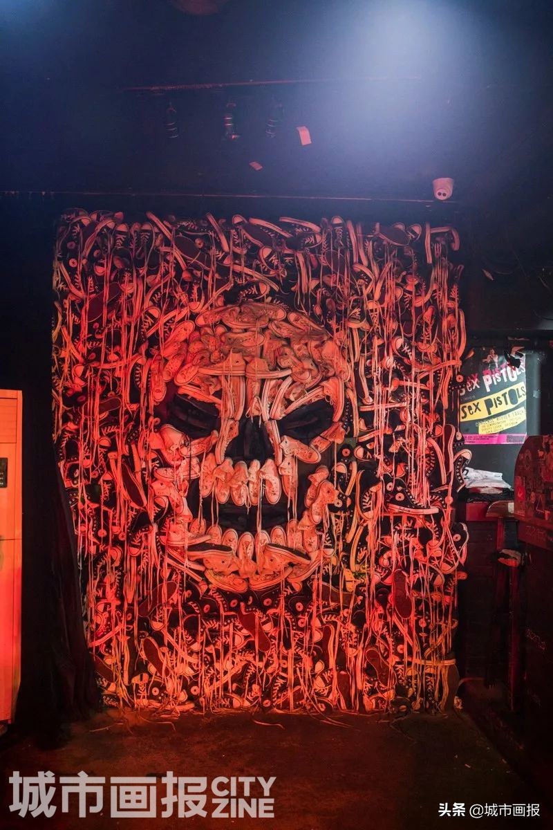 摇滚圈无人不知的“School”，凭什么吸引刺猬、盘尼西林等乐队？