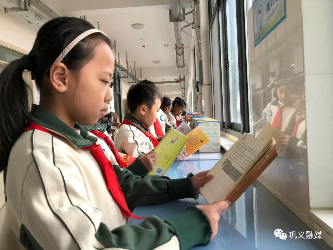 孩子放学没时间接要放弃工作吗,小孩放学没时间接有什么办法