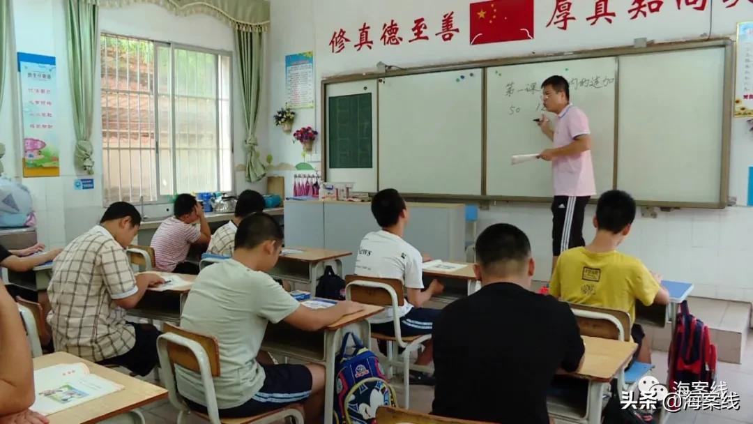 一年级新生开笔礼迎开学,开学第一课小惊喜