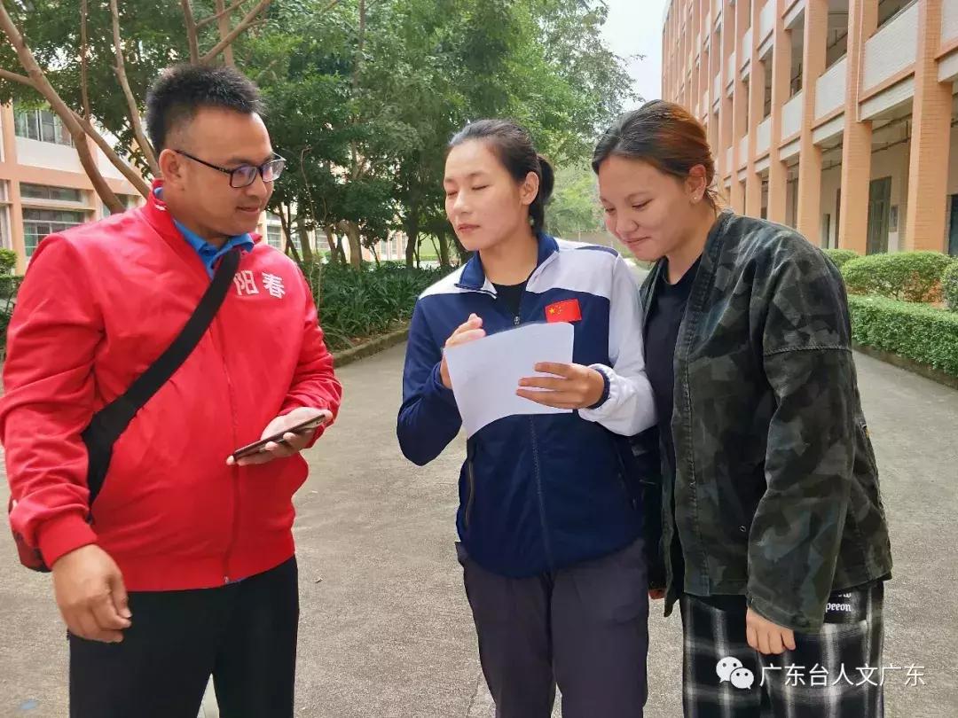 世界蹼泳冠军,世界游泳冠军去海里