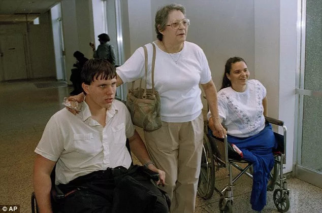 他用罪恶对抗悲惨命运，生理缺陷活被当成杀人利器