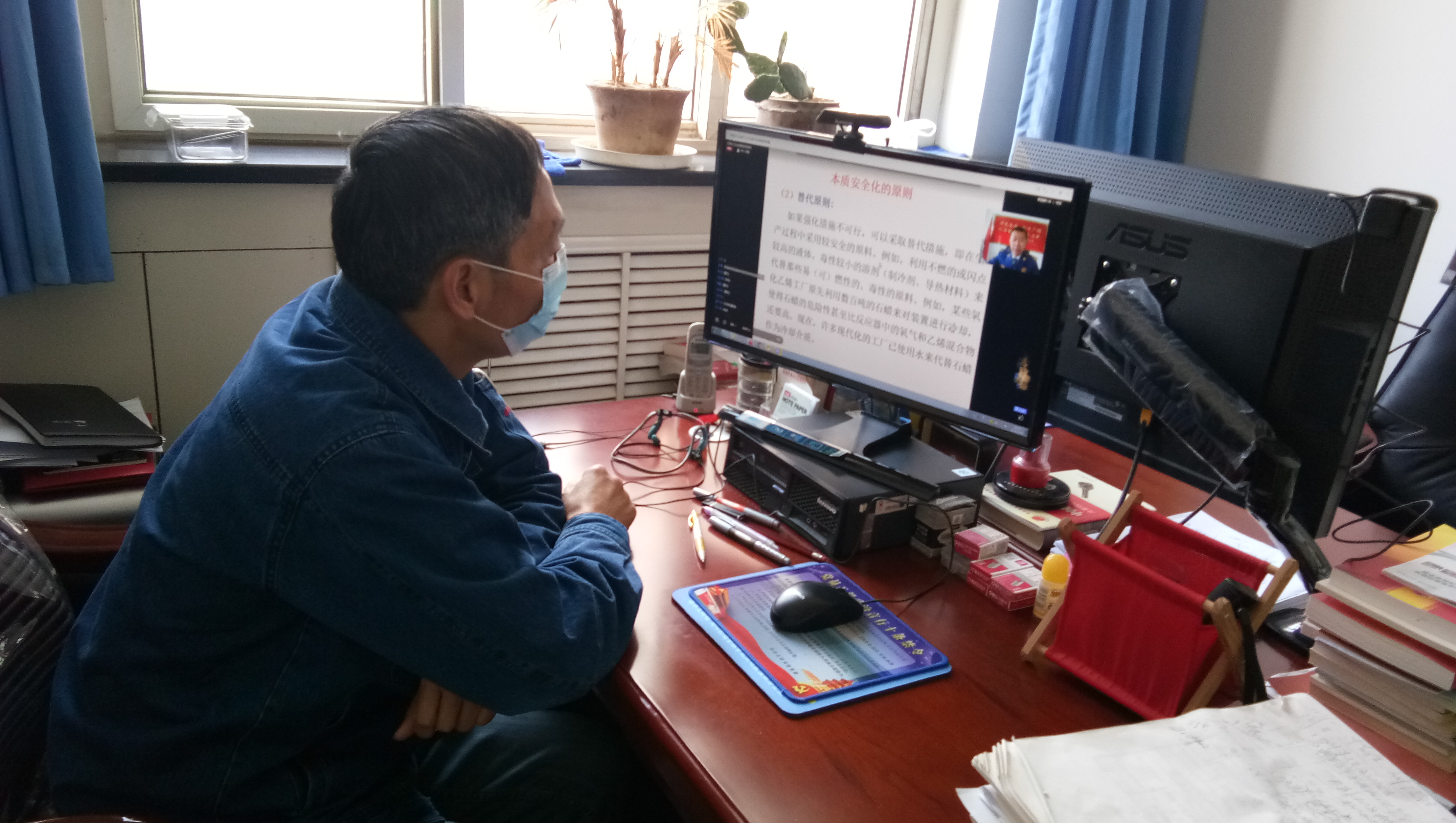 绷紧安全弦织密防范网,织密防护网筑牢防火墙小标语