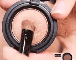 为什么挑不好眼影的女人，也挑不好男人？