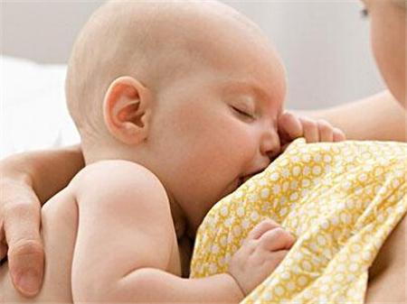 产妇乳房胀腋下有硬块怎么办,产妇腋下副乳硬块怎么消除才正确