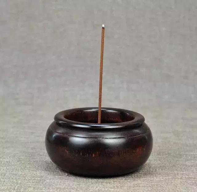 小叶紫檀雕刻摆件如何保养不开裂,小叶紫檀摆件开裂有没有办法补救