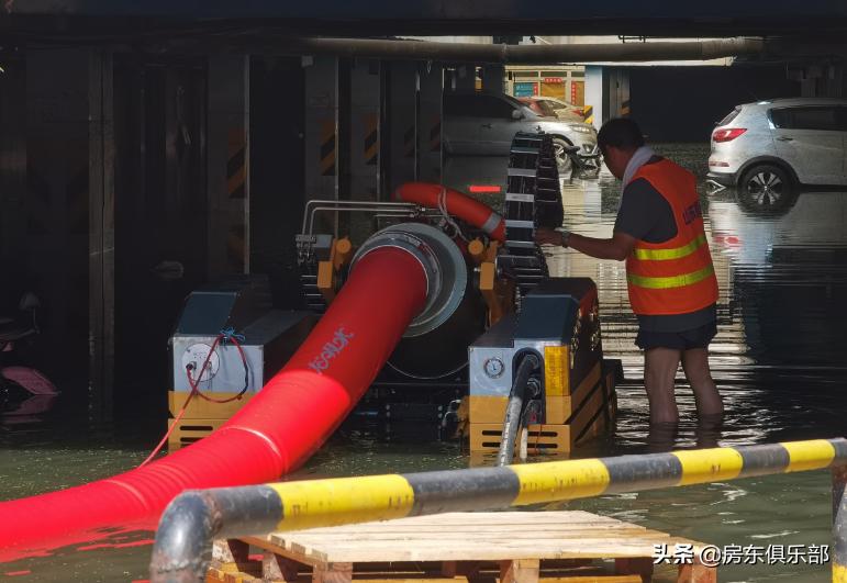 郑州下暴雨车淹水保险怎么赔,郑州洪水被淹车辆怎么赔