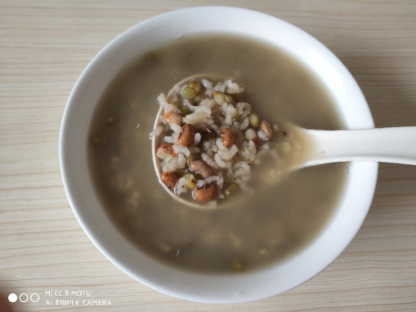 二伏三伏天的豇豆最鲜美,摘一把就能熬锅好粥,两碗不够还想喝吆