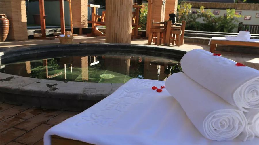 太白山凤凰温泉299住宿套餐,5.1假期太白山凤凰温泉门票团购