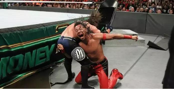 wwe最最残忍的十大事件,wwe蛋碎集锦