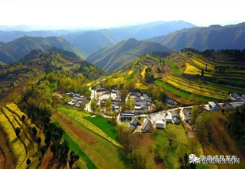 我叫成县,这是我2019年的自拍照