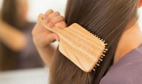 头发分叉怎么护理去理发店,头发分叉怎么办最简单方法