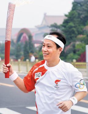 罗京现场播报,罗京个人资料简介及