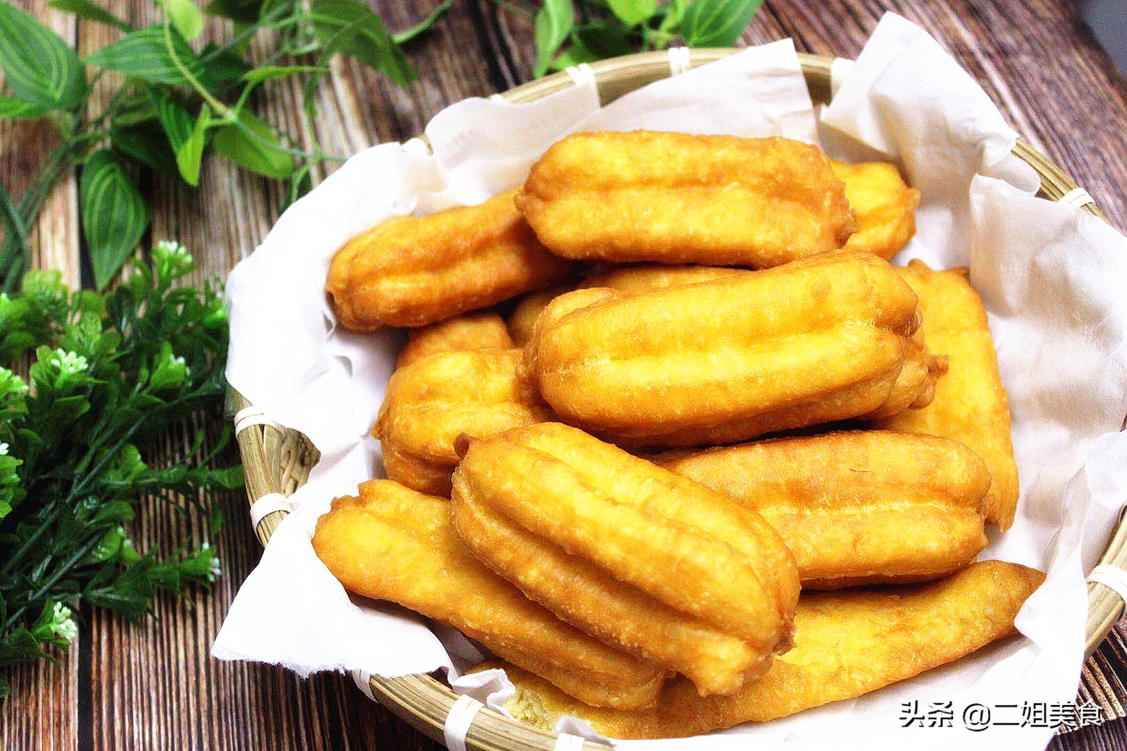 做油条发面的技巧和配方,油条如何和面才能蓬松