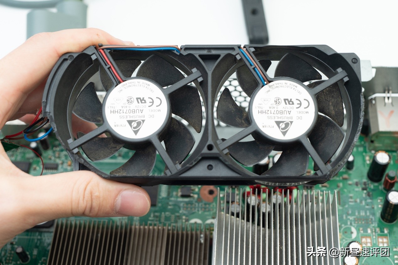 xbox360白色老版怎么拆,xbox360维修视频教程