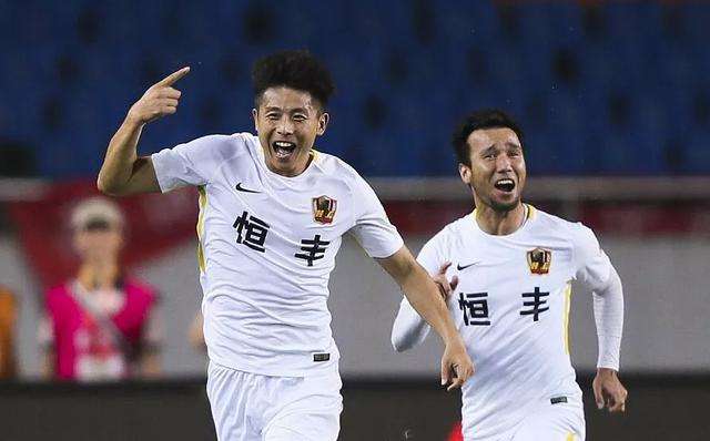 买壳回忆，如何让球队从业余变成专业，看看这两家俱乐部就知道了