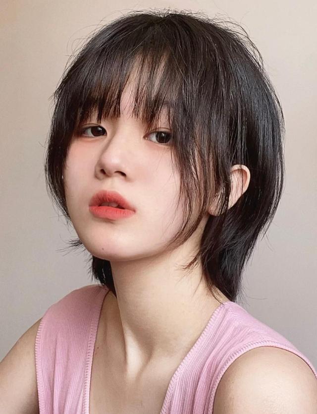 爱出油的头发是不是应该天天洗头,头发太爱油怎么办