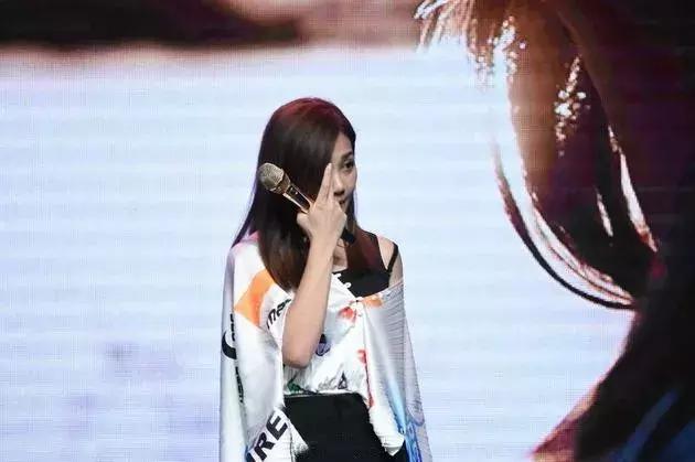 梁静茹承认分手,梁静茹婚变后首次现身