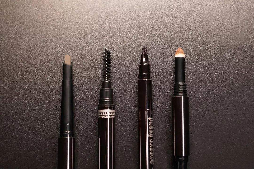 日常出门都是怎么化淡妆,新手化日常淡妆的步骤