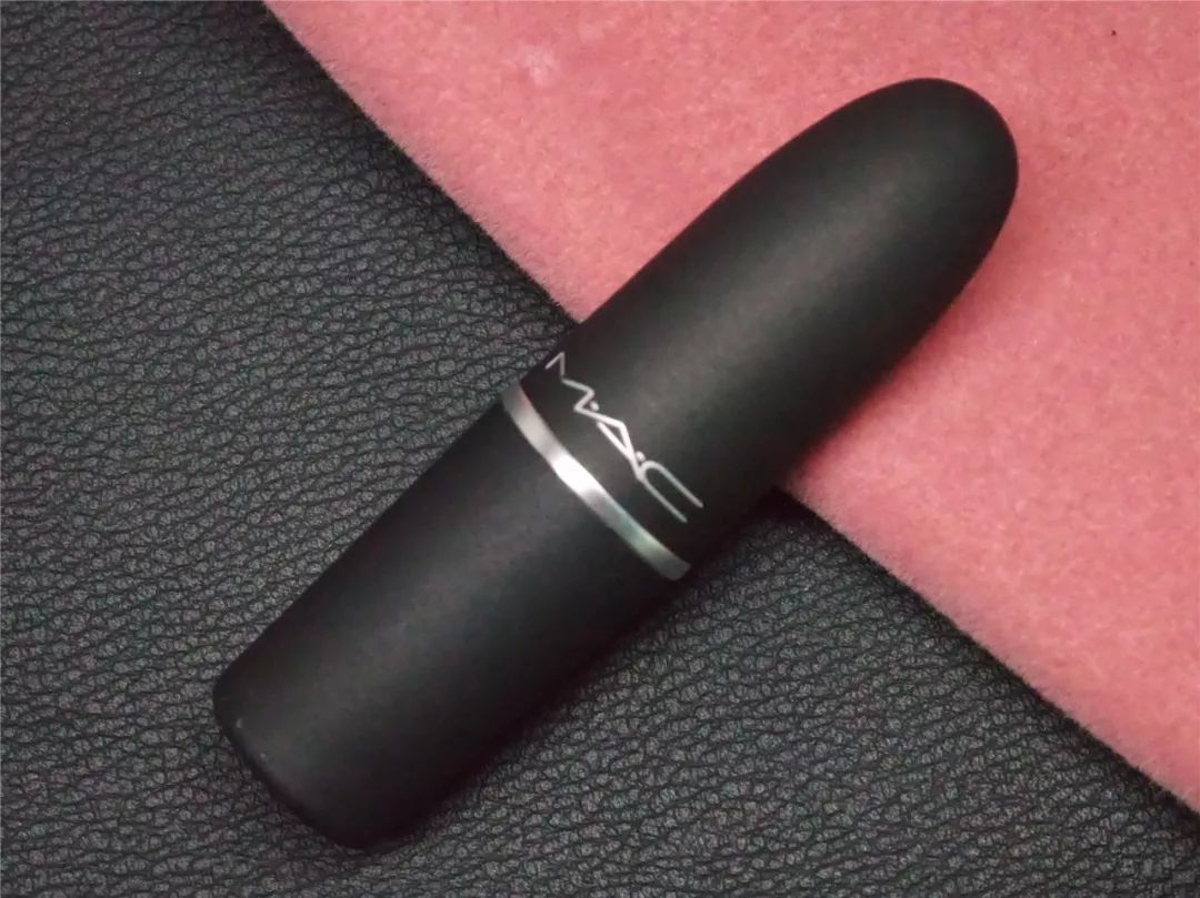 李佳琦的口红推荐竟埋着滚滚天雷？