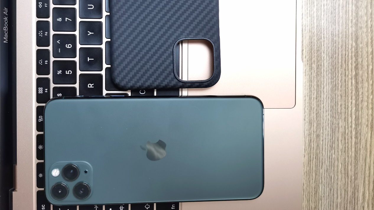 pitaka全包壳测评,pitaka最新款