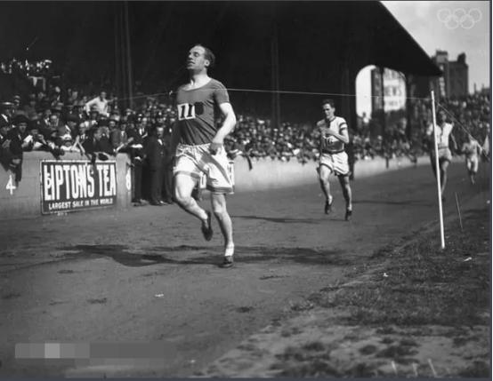 回顾三十年前的国足,国足80年前