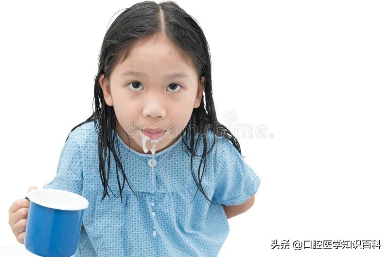 口气重口臭刷牙也没用,口臭口腔有异物漱口水推荐