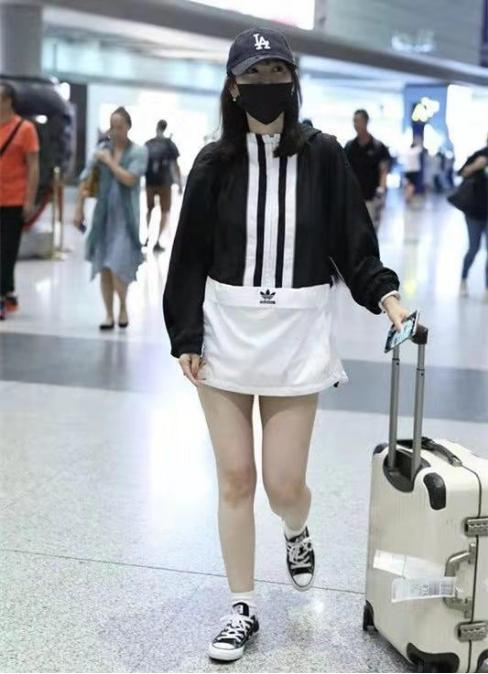 马蓉最近的穿搭,马蓉穿衣风格引热议