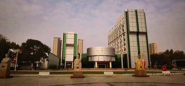 山西师范大学和临汾师范一回事吗,临汾师范大学现状