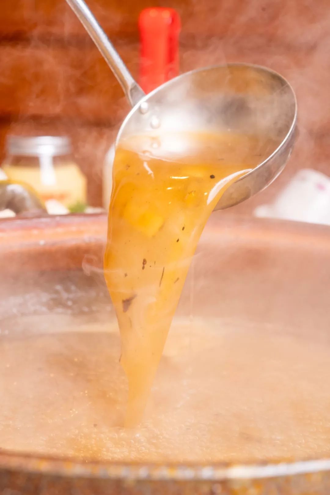 排爆新天地！魔都港式火锅界杀出黑马，开卖「澳洲青龙黄金锅」